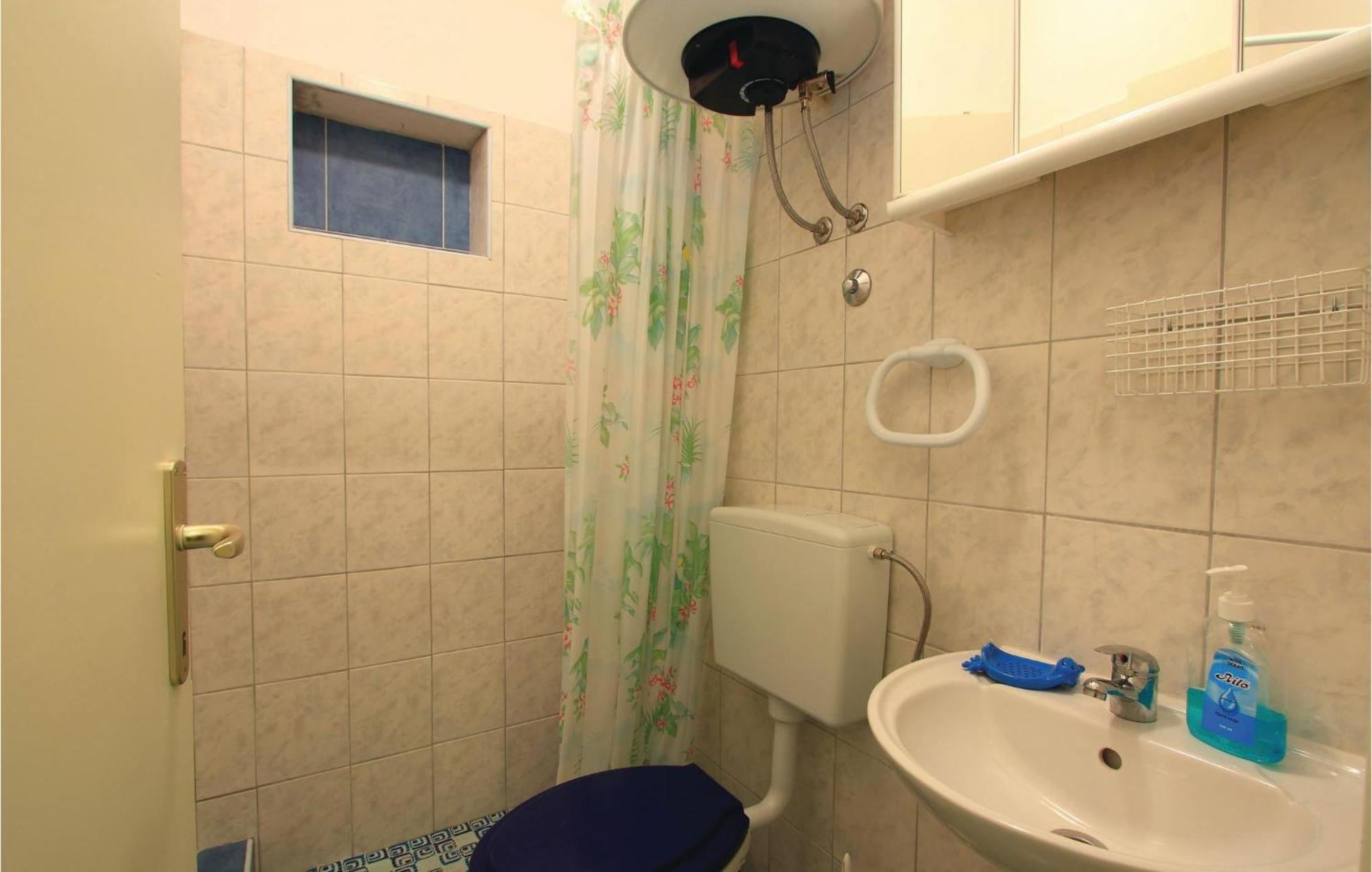 1 Bedroom Awesome In Apartment Pula
