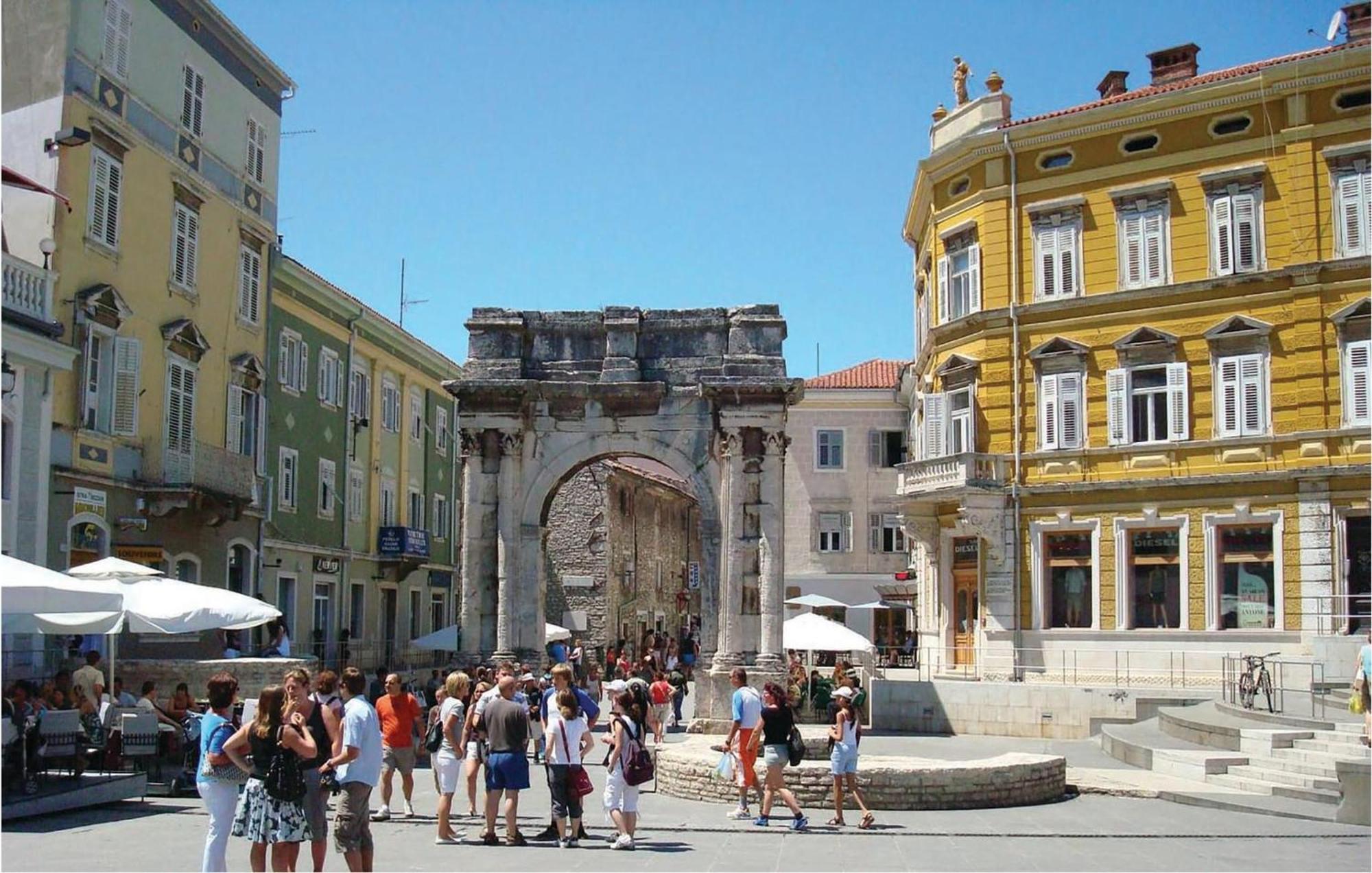 1 Bedroom Awesome In * Pula